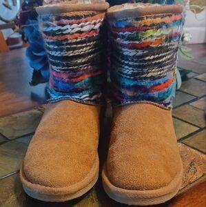 Girls Apres Boots by Lamo Sz 2Y